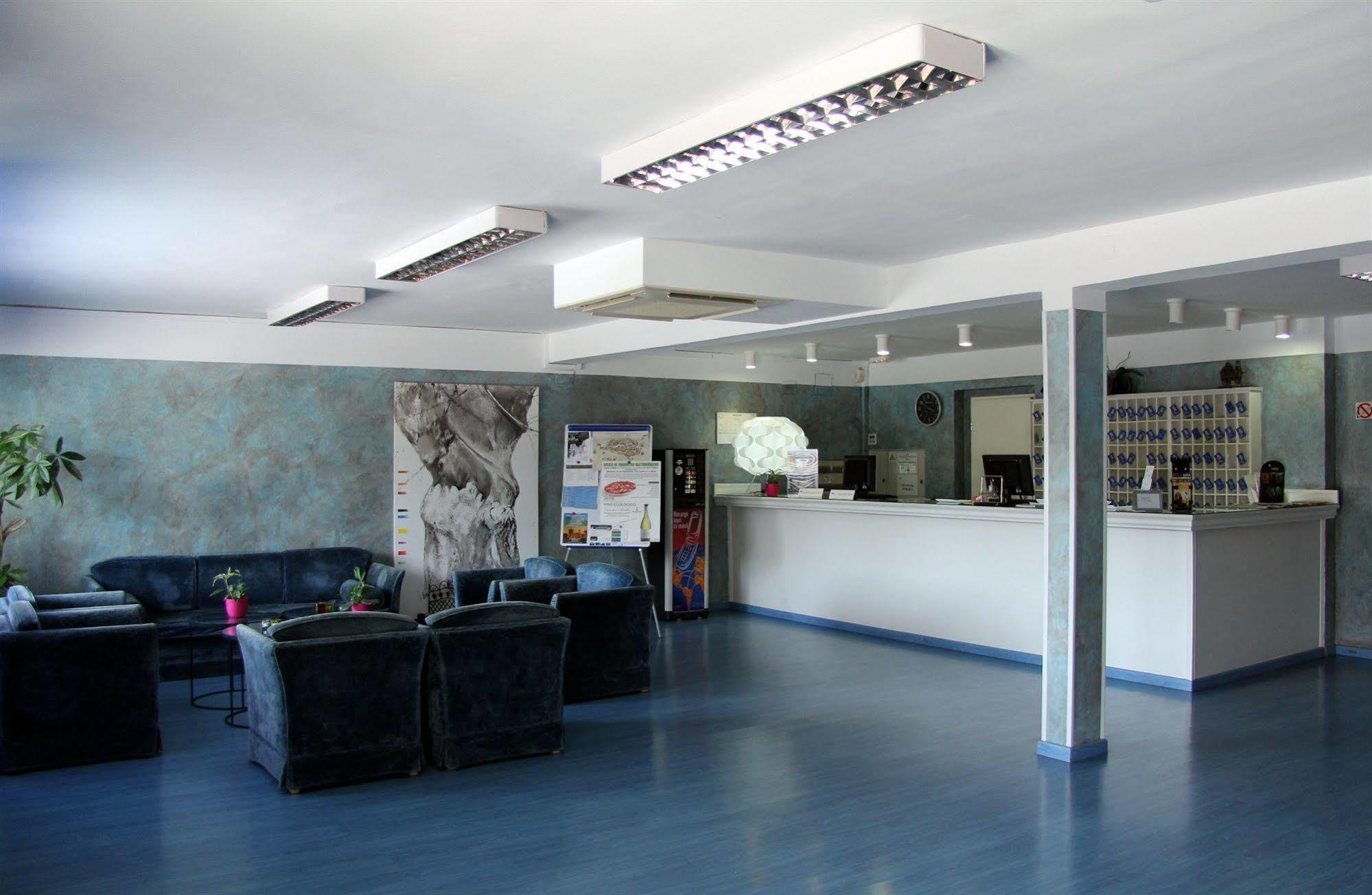 Ahc Hoteles Caceres Exterior photo